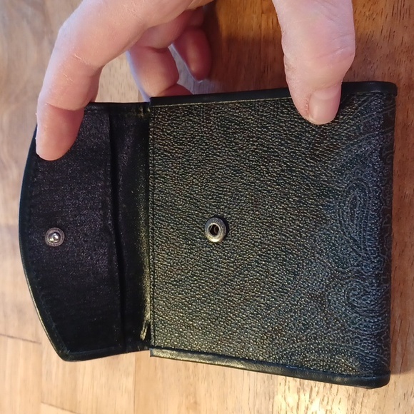 Genuine Leather Vintage Liz Claiborne Wallet. - Picture 3 of 8
